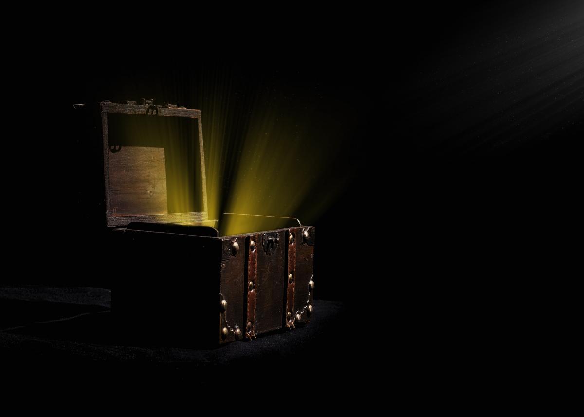 Out of the Box Drupal Bild einer Schatzkiste, welche Out of the Box symbolisiert.